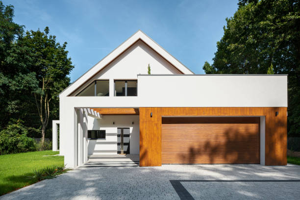 istock Elegant house with garage 1181472019