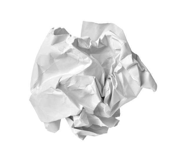 boule de papier froissé ordures ordures erreur - paper crumpled white crushed photos et images de collection