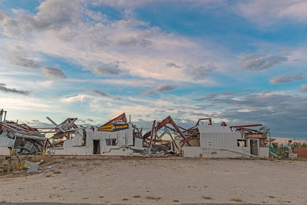 허리케인 마이클에 의해 파괴 된 고어 &amp; 메인 - hurricane florida 뉴스 사진 이미지