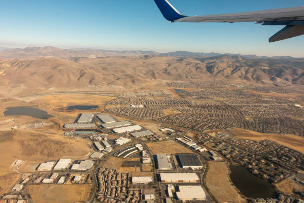 istock flying over reno nevada and the rockies 1181521387