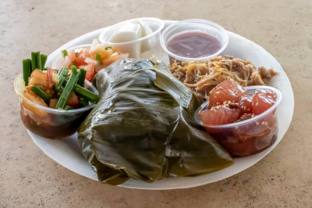 traditional hawaiian food lunch from truck - food dinner prepared fish gourmet imagens e fotografias de stock