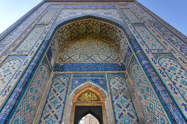 istock Shah-i-Zinda - Samarkand, Uzbekistan 1181532676