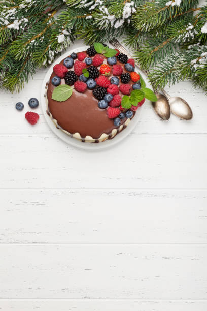 Cheesecake with berries and chocolate