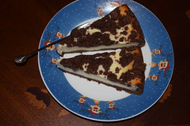 istock 2 pieces of chocolate cheesecake 1181577668