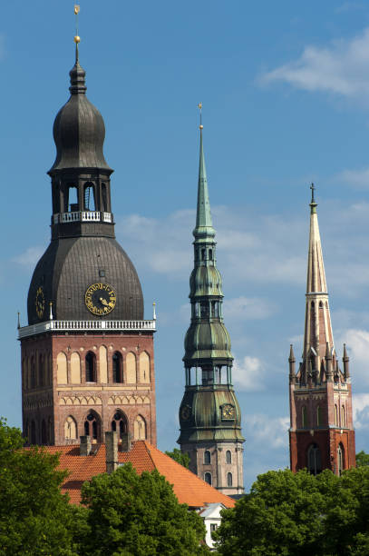 рига - st peters basilica стоковые фото и изображения