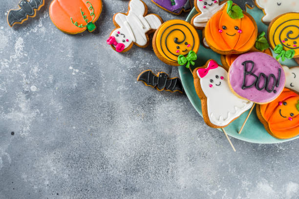 istock Halloween background with Funny Gingerbread Cookies 1181630098