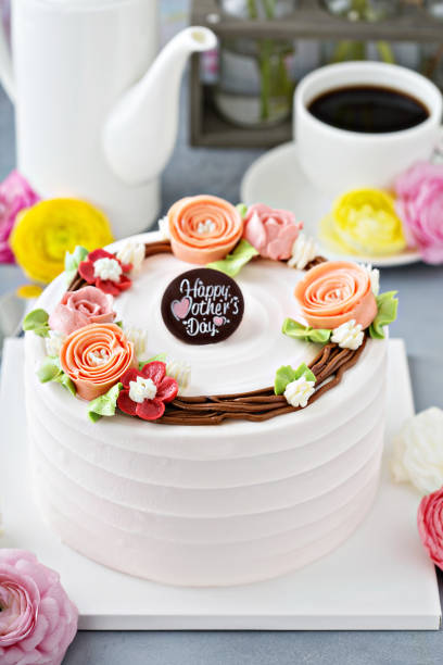 istock Mothers day cake with flowers 1181651219