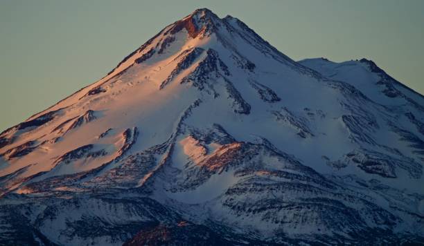 istock Mt. Shasta Lit Up High 1181700493