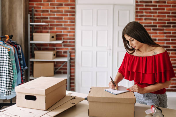 istock Everyone do shopping online 1181704474