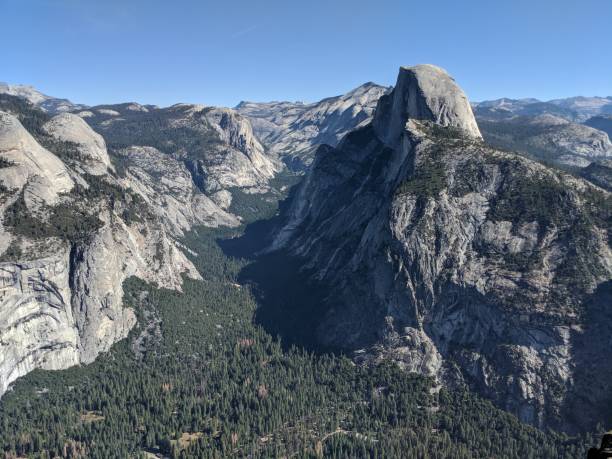 istock Yosemite Valley from Glacier Point 1181725334