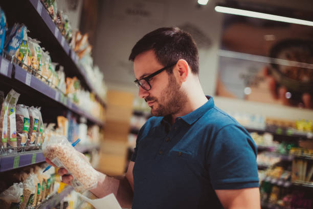 istock A man in a grocery store 1181729452