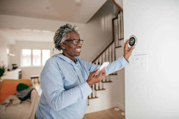 istock Smart home technology for senior women 1181729671