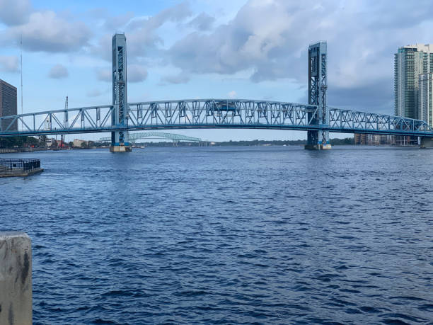 istock bridge in Jacksonville 1181732470