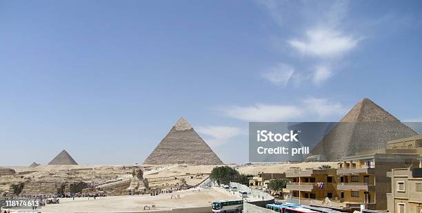 Pirámides De Giza Foto de stock y más banco de imágenes de Aire libre - Aire libre, Alegoría, Arquitectura