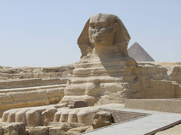 istock Sphinx and Pyramid of Menkaure 118174712