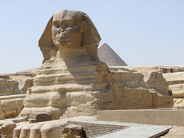 istock Sphinx and Pyramid of Menkaure 118174713