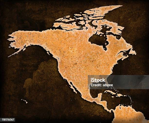 Заржавленный Карта Мира На Grungey Коричневый Фон Северной Америке — стоковые фотографии и другие картинки Атлантический океан