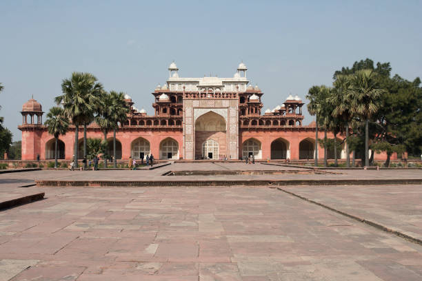 fort sikandra, agra, indie. - akbars tomb zdjęcia i obrazy z banku zdjęć