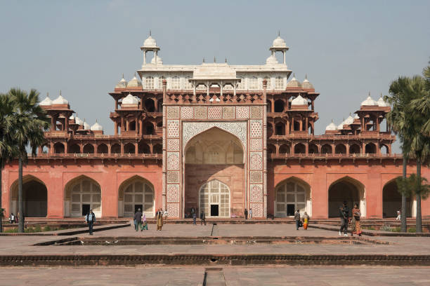 fort sikandra, agra, indie. - akbars tomb zdjęcia i obrazy z banku zdjęć