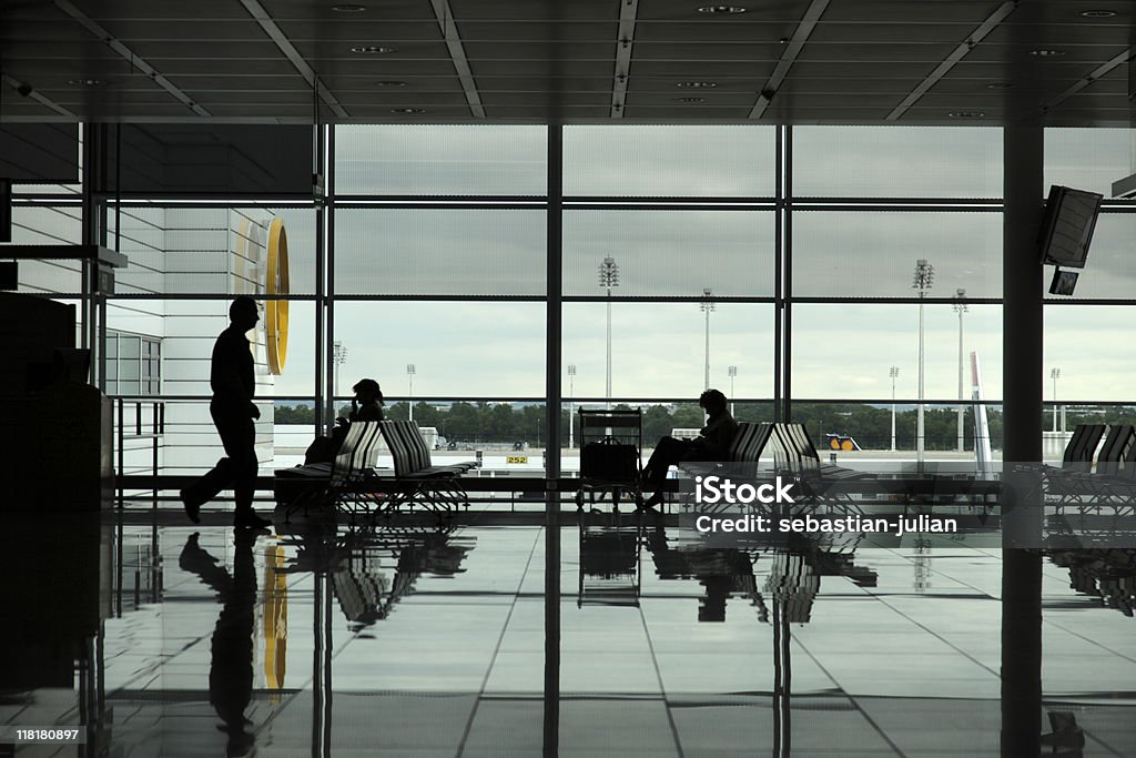 Usuários no aeroporto - Foto de stock de Adulto royalty-free