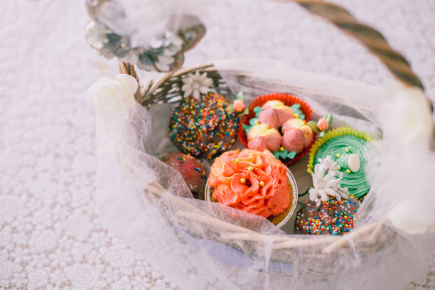 istock Basket with cakes for the holiday 1181811728