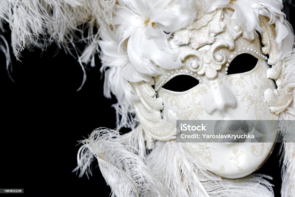 Maschera Di Carnevale Veneziana Bianca - Fotografie stock e altre immagini  di Sfera - Sfera, Costume, Mistero - iStock