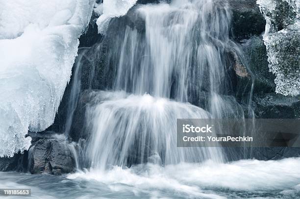 冷凍ストリーム - カッコいいのストックフォトや画像を多数ご用意 - カッコいい, カラー画像, カルパティア山脈