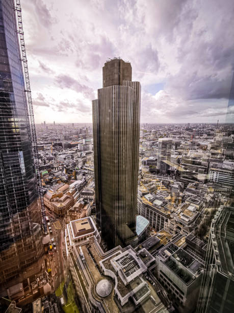 Tower 42 View of Tower 42 and the City skyline tower 42 stock pictures, royalty-free photos & images