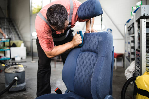 istock Car cleaning and preparation at a car service 1181872675