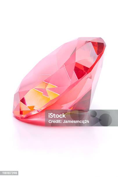 Diamante Vermelhoruby - Fotografias de stock e mais imagens de Branco - Branco, Classe Alta, Diamante
