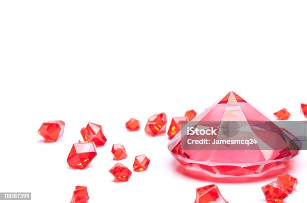 Красный Diamond Рубиновый — стоковые фотографии и другие картинки Алмаз - Алмаз, Без людей, Белый