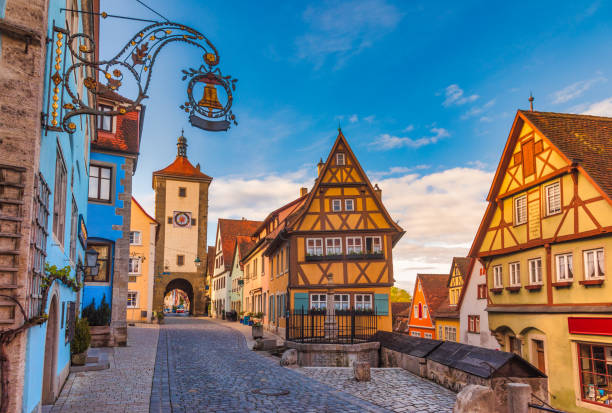 plonlein rothenburg ob der tauber old town bavaria germany - rothenburg old town travel tourism stock-fotos und bilder