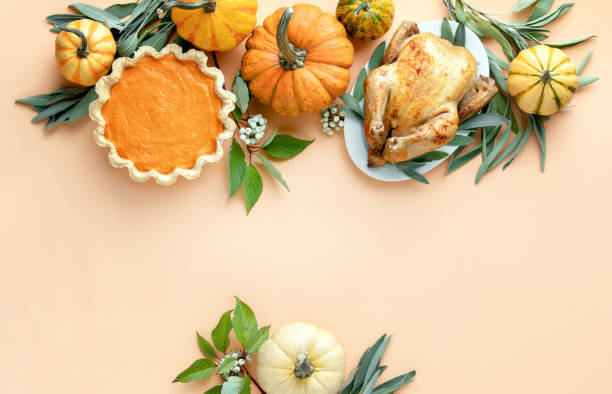 carte de thanksgiving ou modèle d'invitation avec un espace de copie pour un texte de voeux - thanksgiving turkey dinner dinner party photos et images de collection