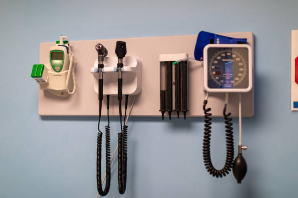 istock Standard doctors office equipment 1181887847