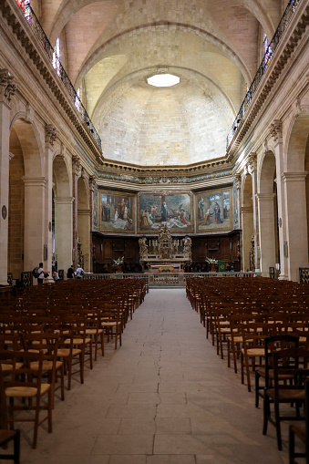 Interior De Eglise Notre Dame Burdeos Departamento De Gironda Francia Foto  de stock y más banco de imágenes de Altar - iStock