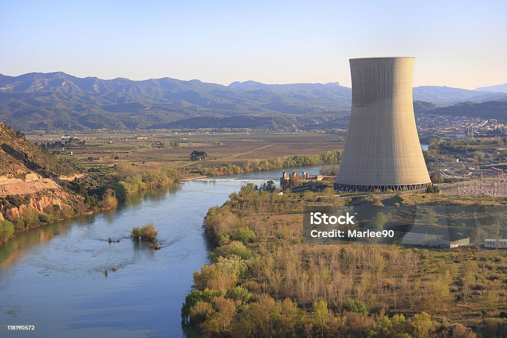 Central Nuclear - Foto de stock de Central nuclear libre de derechos