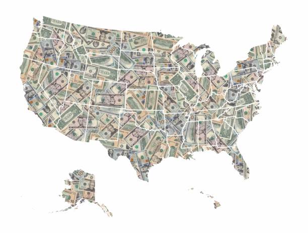 mapa de los estados unidos de américa formado con billetes de dólares americanos aislados sobre fondo blanco - government spending fotografías e imágenes de stock