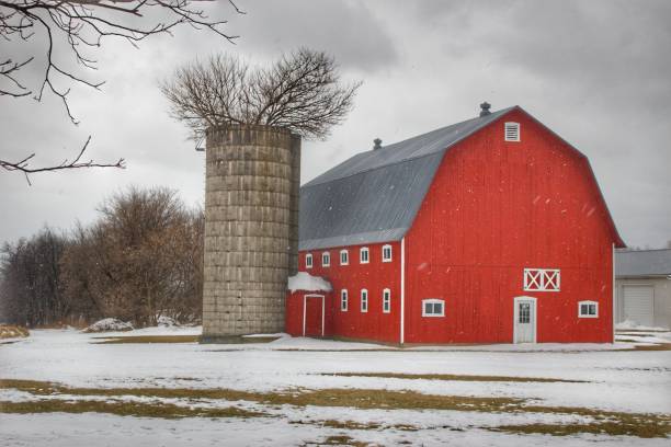 istock 0664 - Hollow Corners Big Red II 1181929454
