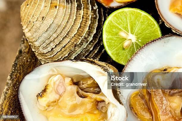 Raw Clams On A Halfshell Stock Photo - Download Image Now - Bottle, Color Image, Dinner