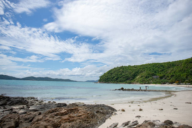 istock Beautiful beach and sea on Koh Samet, Thailand 1181990899