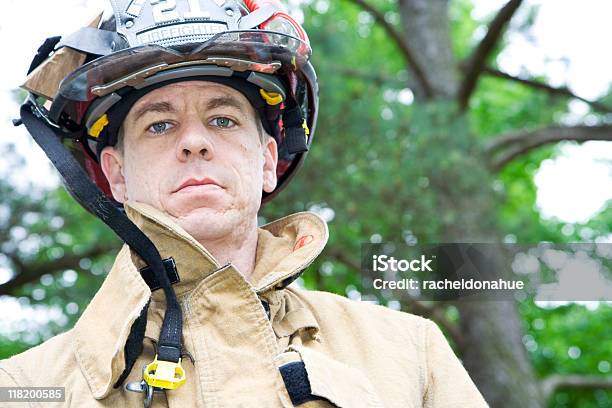 ファイヤーマンカメラ目線 - 消防士のストックフォトや画像を多数ご用意 - 消防士, 衣服 コート, 人の顔