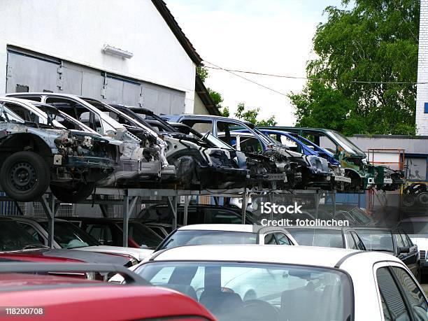 Autorecycling Stockfoto und mehr Bilder von Abfallwirtschaft - Abfallwirtschaft, Alt, Altmetall