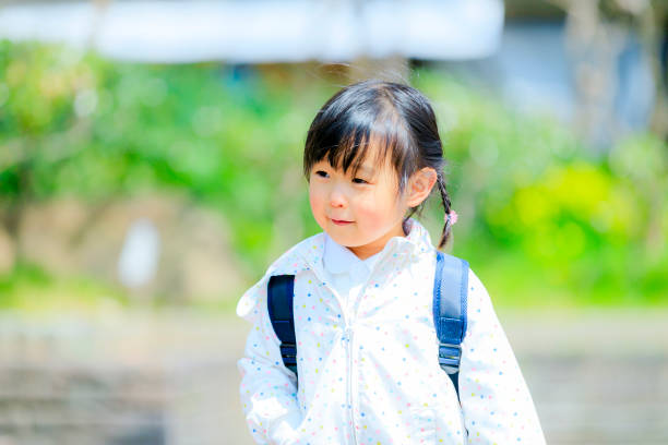 istock Japanese kindergartener girl 1182007314