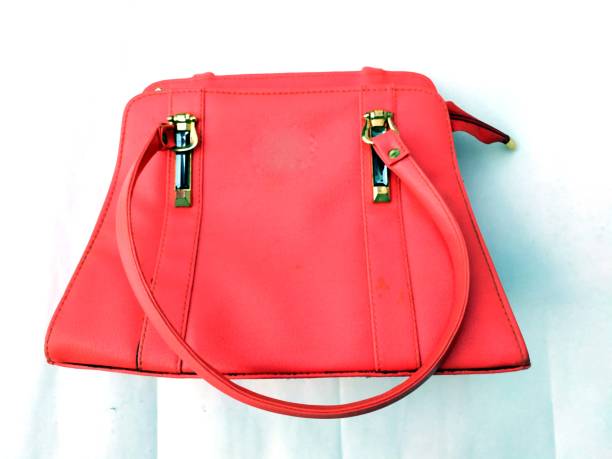 istock woman purse 1182020091
