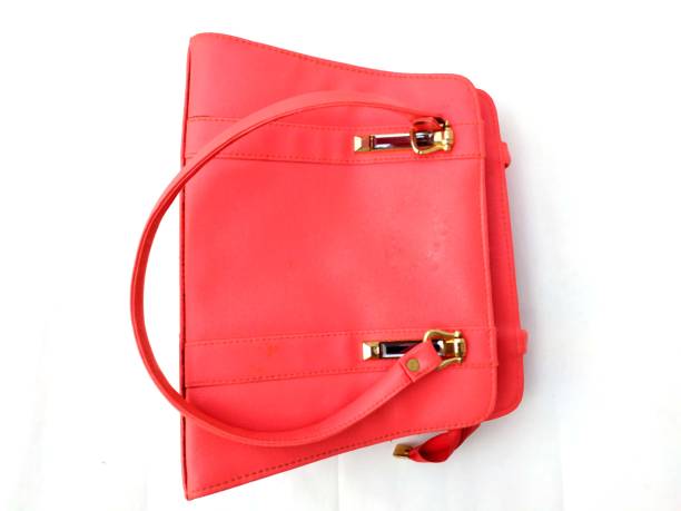 istock woman purse 1182020092