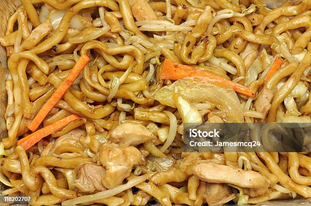 Spaghetti Di Shanghai - Fotografie stock e altre immagini di Alimentazione non salutare - Alimentazione non salutare, Carne di pollo, Carota