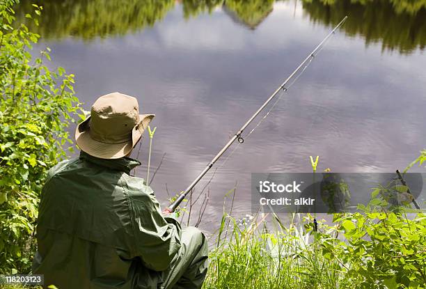 Рыбалка — стоковые фотографии и другие картинки Взрослый - Взрослый, Вода, Время года