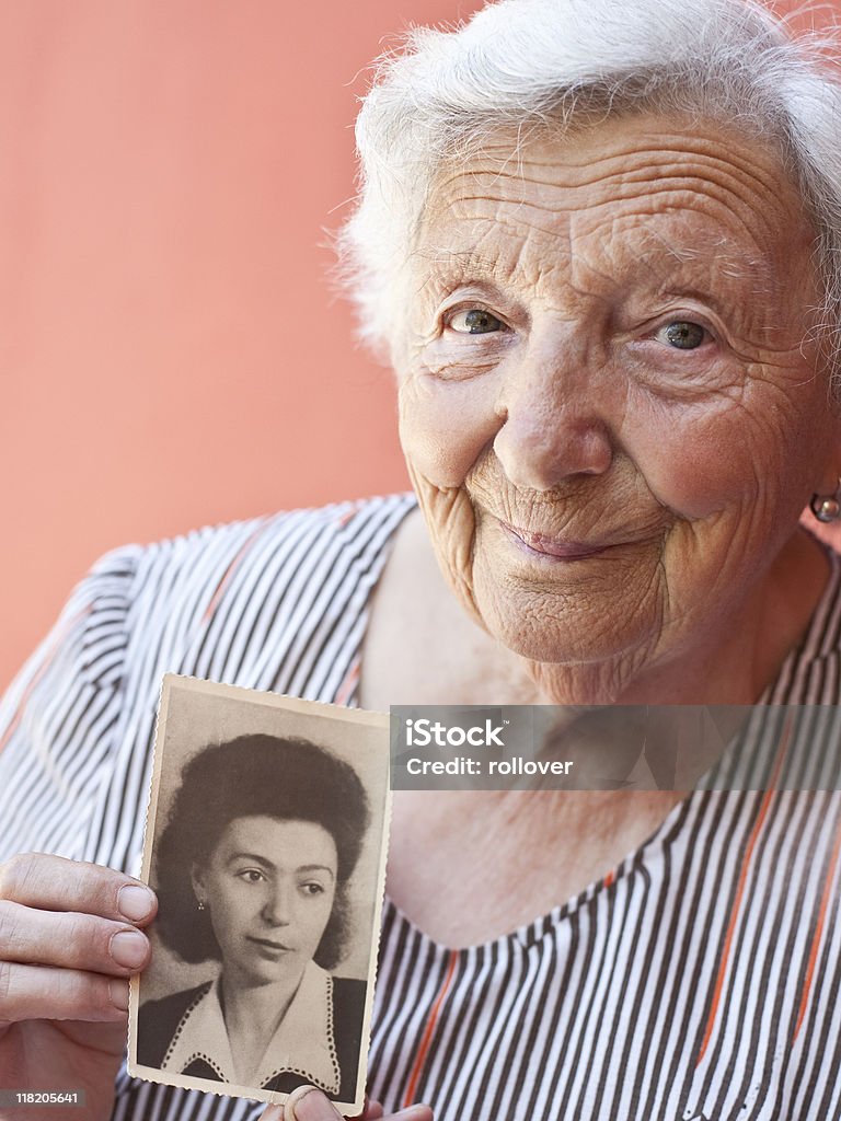 portrait de la vieille femme - Photo de Adulte libre de droits