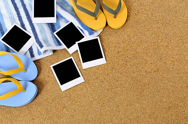 plážové pozadí s prázdnými fotografiemi - plážový ručník fotky - stock snímky, obrázky a fotky