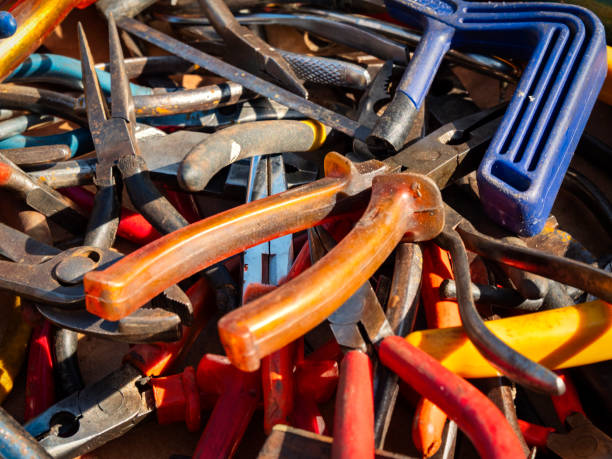 istock Old tools for sale on a market stall in Swaffham, Norfolk 1182062822